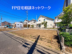 陽だまりの庭に笑顔が集い、穏やかな街並みに家族の物語がゆっくりと育っていく住まい。