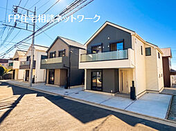 南東向きの陽だまりに、家族が集う18帖超のLDK。パントリーなど収納も充実した、2階建て4LDK。