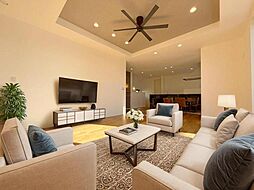 オシャレなデザイナーズ住宅/ＬＤＫゆったり１９帖/駐車スペース2台/収納豊富×最新設備