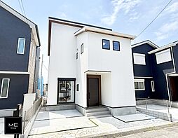 三面採光の広々19.37帖リビング■2台駐車可（車種による）