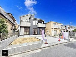 駐車も間取りも、無駄なく美しく。整形地×並列駐車の快適設計■横須賀市岩戸５丁目■