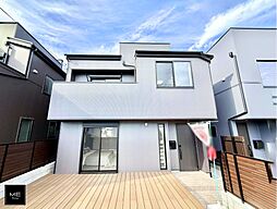 ガレージ(2台分)ハウス　20帖以上の大型ウッドデッキ　空中ガーデン♪■藤沢市藤が岡３丁目■