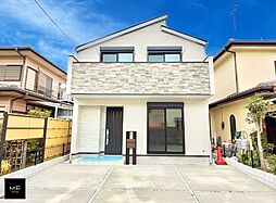 並列駐車3台可（車種による）　広々リビングは20.5帖♪■厚木市林３丁目■