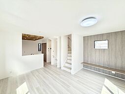 相鉄線「かしわ台」駅徒歩18分！WIC、SIC等豊富な収納！■綾瀬市小園■