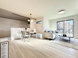 カースペース並列2台駐車可能　充実の設備と豊富な収納■横浜市栄区上之町■