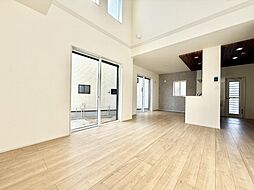 平塚市東真土２丁目　新築戸建　全３棟