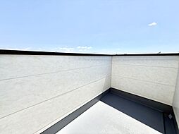 開放感のあるスカイバルコニー♪LDKにはシーリングファン♪風を感じる家！■茅ヶ崎市平和町■