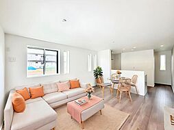 カースペース2台♪WIC・SIC・パントリー完備の充実した住まい！■横浜市瀬谷区中屋敷１丁目■