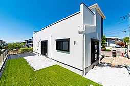 敷地255m2・カースペース3台分・南側北側に広いお庭・【住】を追求した環境