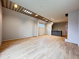 中野区上高田3丁目　～駅至近マンションライフを思わせる好立地の家～