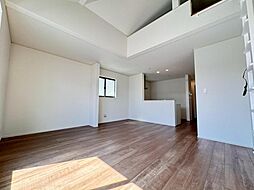 練馬区中村南1丁目　～暮らしに富む駅徒歩8分好立地の新邸～