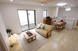 【施工例内見できます】【月々13万円台～】吉川市　吉川2丁目　新築戸建　全1棟