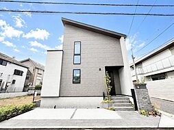 「氷川台」駅徒歩7分の角地に誕生。LDK23帖・リビング吹抜けを採用したZEH水準省エネ住宅です