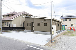 【家事ラク動線と充実収納が魅力の平屋】家具有・駐車場整備済み　平屋工務店分譲モデル