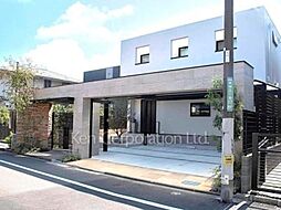 吹き抜けのある静かな庭付きの家　成城5丁目