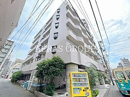 Ｑｕｅｅｎｓ Ａｃａｄｅｍｉａ