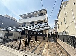 Maison Field 102