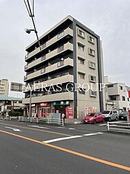 ファミール・コヌマ