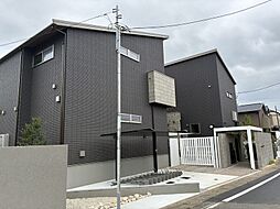 BLOOM COURT E