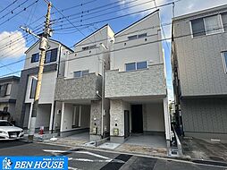 向井町3丁目　南面2か所を含む3面のバルコニー完備3階建邸