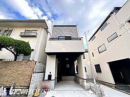 梶ケ谷3丁目 5居室と4か所のバルコニーのある3階建て邸宅
