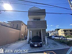 東寺尾2丁目　20帖のリビングのある3階建て邸宅