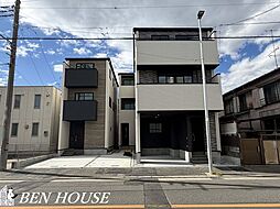 大島5丁目 パントリーやリビング収納、玄関収納のある3階建