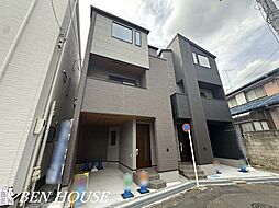 南加瀬4丁目　ＷＩＣやパントリーでスッキリ片付く3階建て邸宅