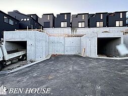 下末吉5丁目　水回り設備を周回出来る2階建て邸宅