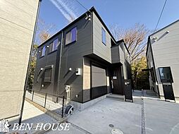 北野川　1階リビングの2階建て邸宅