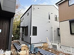 北野川　水回りがキッチン周辺に集約されたプランの2階建て邸宅