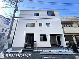 京町3丁目 水回り設備集約プランで家事負担軽減の3階建て邸宅