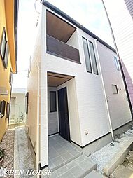 観音2丁目　玄関上部に吹き抜けのある2階建て邸宅