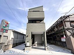 京町1丁目　使い勝手の良いＬ型キッチン採用の3階建て邸宅