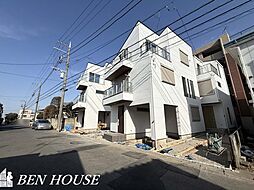 馬絹4丁目 収納力のある洗面室の3階建て邸宅