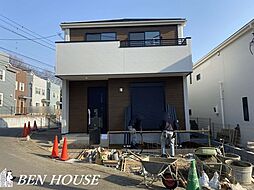 東有馬2丁目　角地に位置しており開放感のある2階建て邸宅