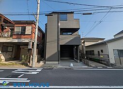 東寺尾6丁目　南西に面したバルコニーのある3階建て邸宅