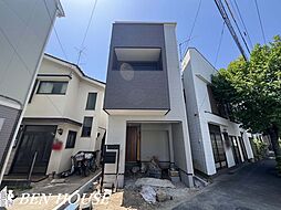 南加瀬4丁目　家族の時間が自然と増える3階建て邸宅