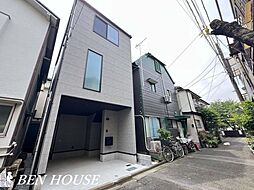 伊勢町　南に面した採光たっぷりバルコニ−の3階建て邸宅