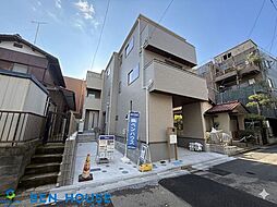 南野川1丁目 水回り設備が集約された3階建て邸宅