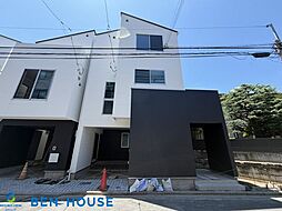 元宮1丁目 キッチンそばにランドリースペースのある3階建