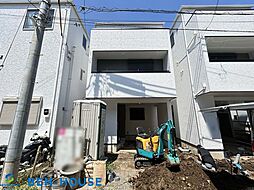 下末吉3丁目　南バルコニー2か所の3階建て邸宅