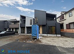 北寺尾3丁目 アイランドキッチン採用の2階建て邸宅