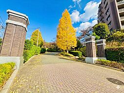 ユニヴェルシオール学園の丘