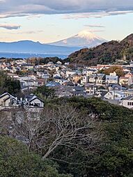 〜富士山と海を一望〜葉山町一色古家付き土地