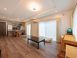 奈良市西登美ヶ丘８丁目の一戸建て