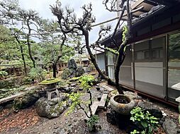 足軽組屋敷内の庭のある昭和元年の木造住宅