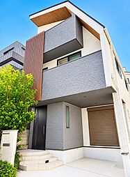 都会的な雰囲気が漂うシックな外観