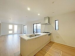 緑区三室　1号棟