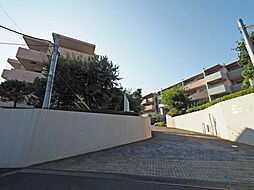 ハウス・オン・ザ・ヒル・ルネ市川フラッツ